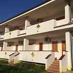Aldeamento Turístico Villaggio La Scogliera *