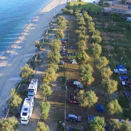 Üdülőpark Villaggio La Scogliera *