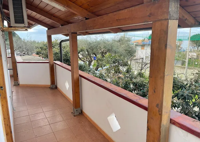 Villaggio La Scogliera פארק נופש ריקאדי