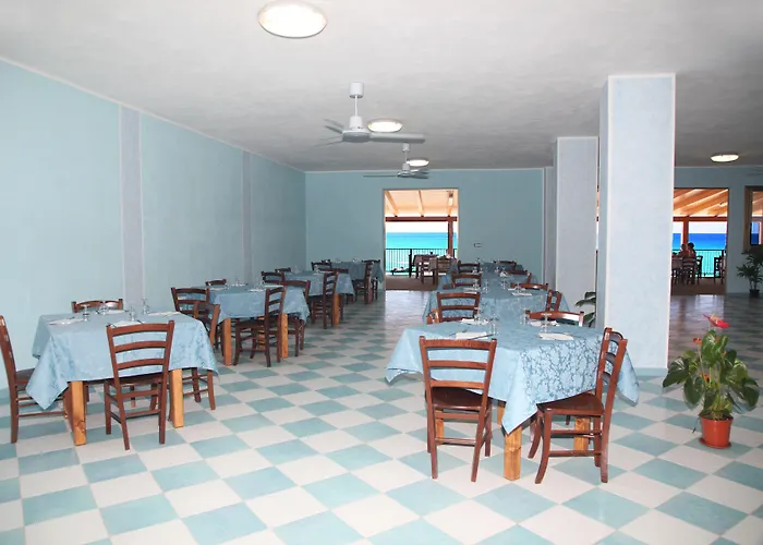 פארק נופש Villaggio La Scogliera ריקאדי