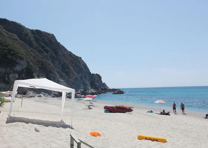 Villaggio La Scogliera פארק נופש ריקאדי