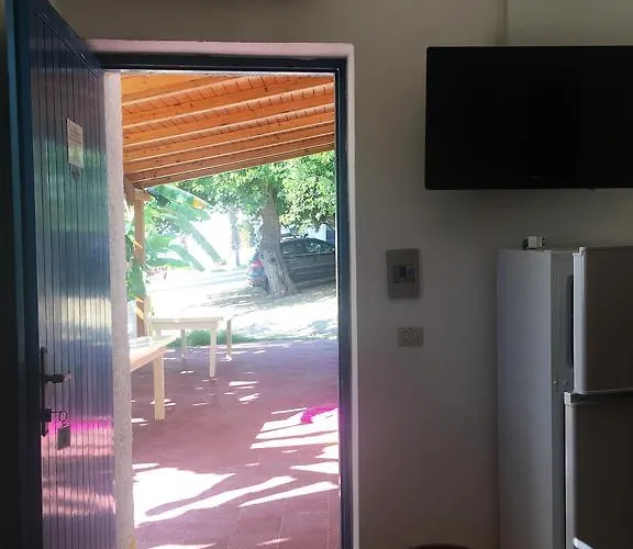 Villaggio La Scogliera פארק נופש *