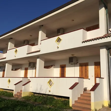 Vakantiepark Villaggio La Scogliera *